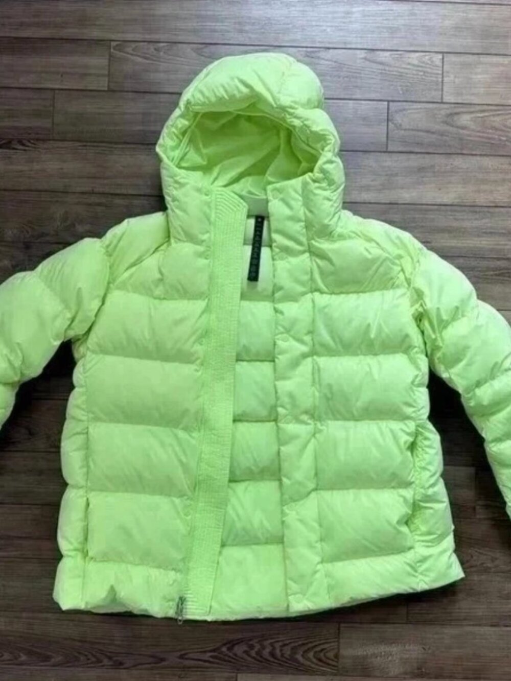 Lululemon Wunder Puff Down Jacket in Faded Zap - Size Medium (Unisex)